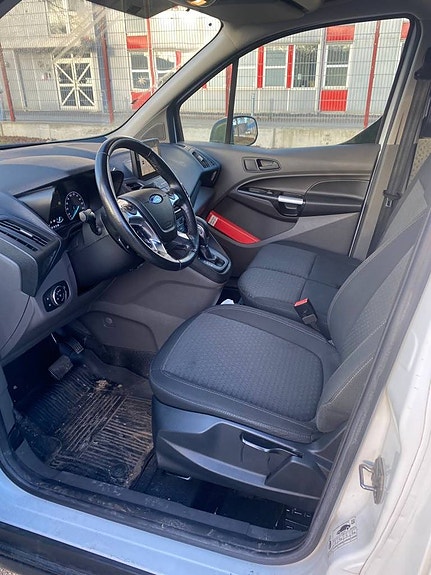 FORD TRANSIT CONNECT 4 of 6