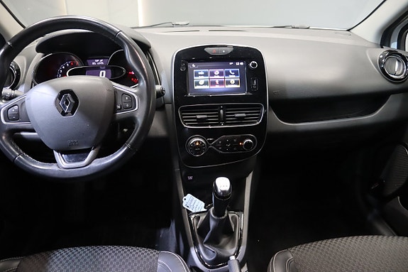 Renault Clio 17 of 19