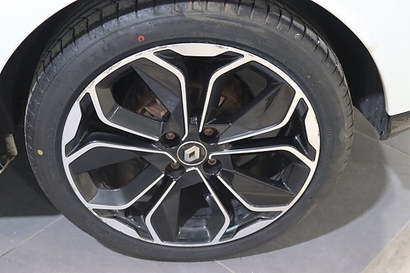 Renault Clio 12 of 19