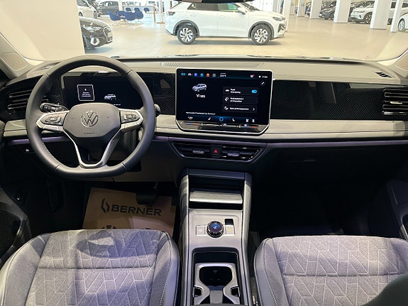 Volkswagen Tiguan 13 of 24