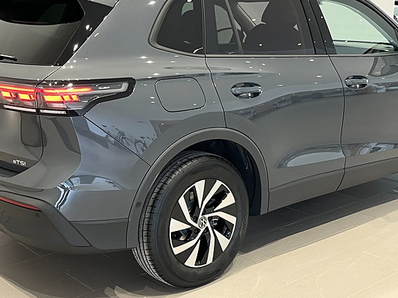 Volkswagen Tiguan 7 of 24