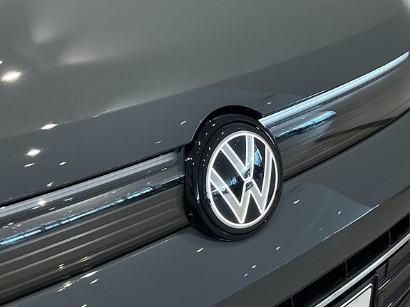 Volkswagen Tiguan 3 of 24