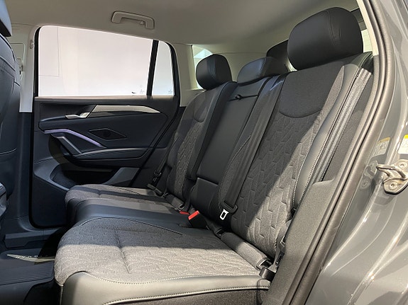Volkswagen Tiguan 12 of 24