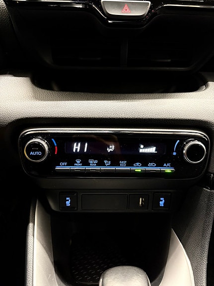 Toyota Yaris 10 of 10