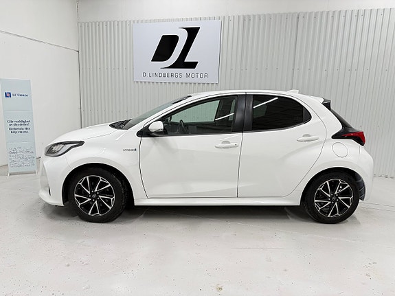 Toyota Yaris 2 of 10