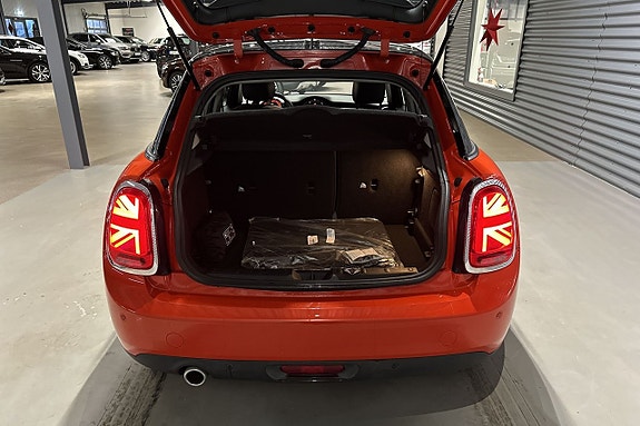 MINI Cooper 17 of 17