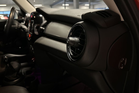 MINI Cooper 14 of 17