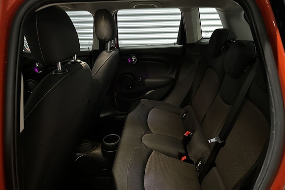 MINI Cooper 16 of 17