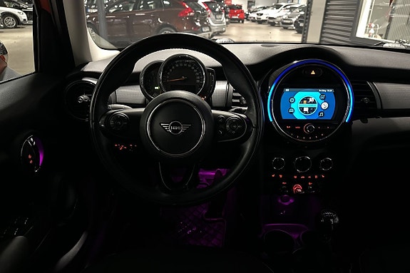 MINI Cooper 10 of 17