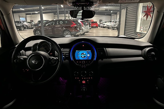 MINI Cooper 8 of 17
