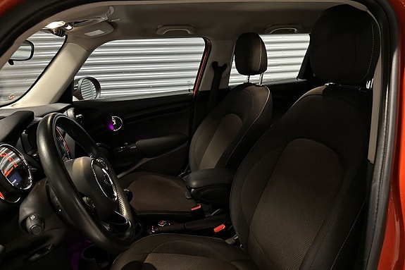 MINI Cooper 15 of 17