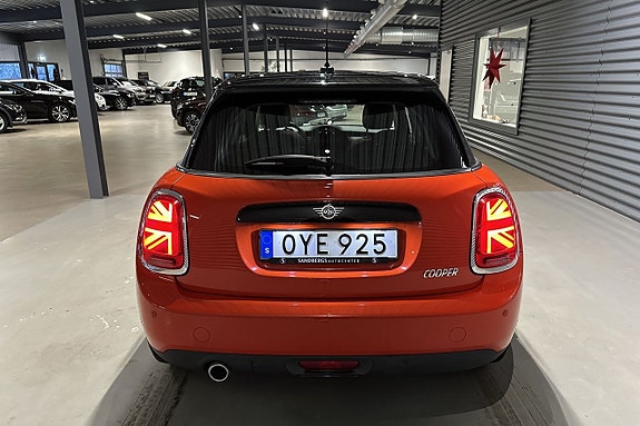 MINI Cooper 5 of 5
