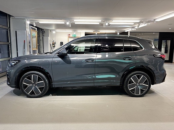Volkswagen Tiguan 7 of 18