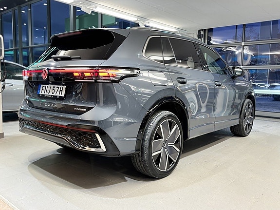 Volkswagen Tiguan 4 of 5
