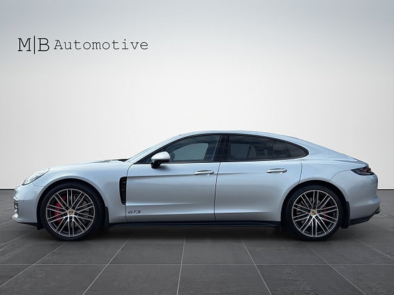 Porsche Panamera GTS 3 of 5