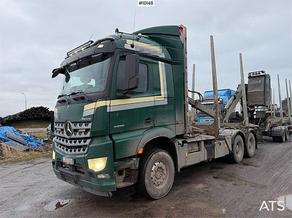 Timmerbil med kran Mercedes Benz Arocs 3358 (685,000:- ex mo
