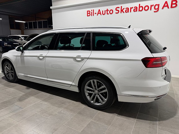 Volkswagen Passat 3 of 5