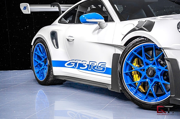 Porsche 911 3 of 5