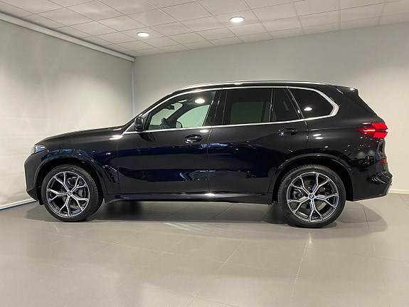 BMW X5 2 of 5