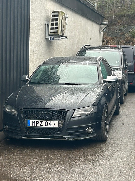 Audi S4 4 of 5