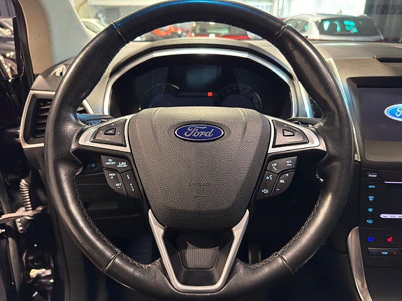 Ford Edge 15 of 22