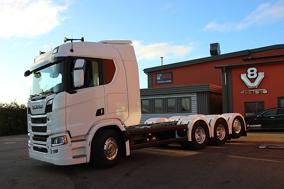 Nytt Tridem chassi Scania R590 8X4*4NB För Omg.Leveran