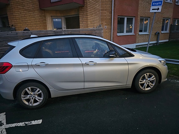 BMW 218d 7 of 9