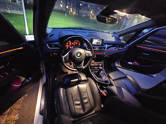 BMW 218d 2 of 9
