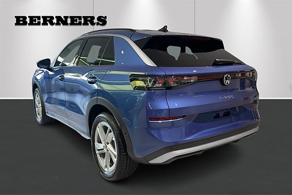 Volkswagen T-Roc 3 of 5