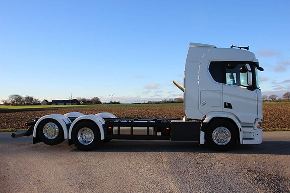 Nytt Boggie chassi Scania R590 6X2*4NB För Omg.Leveran