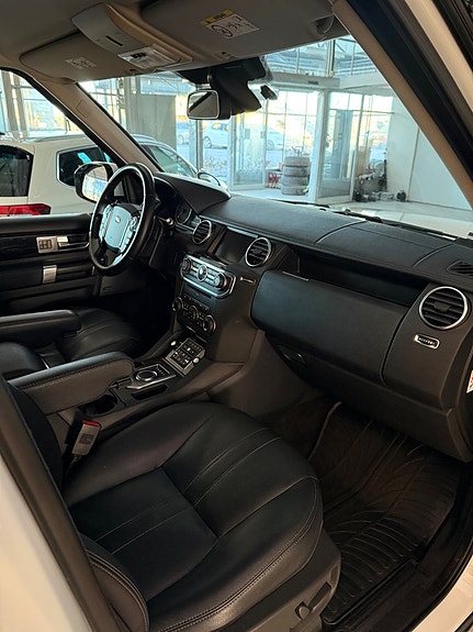 Land Rover Discovery 5 of 5