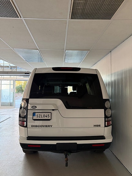 Land Rover Discovery 9 of 17
