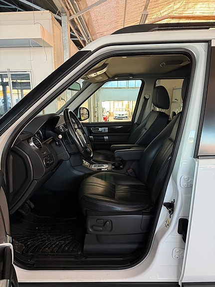 Land Rover Discovery 6 of 17