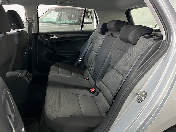 Volkswagen Golf I 21 of 24