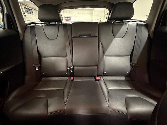 Volvo XC60 13 of 26