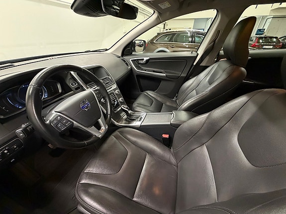 Volvo XC60 10 of 26