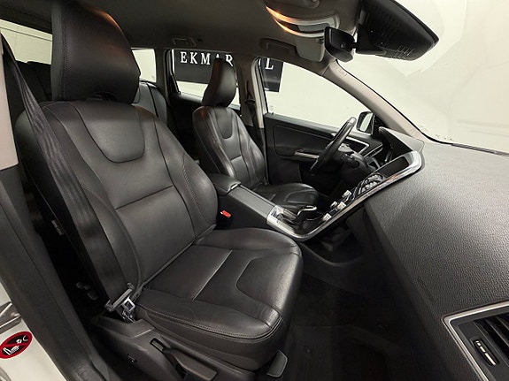 Volvo XC60 9 of 26