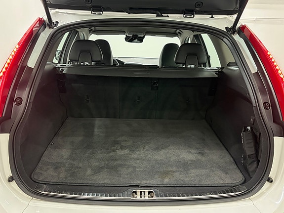 Volvo XC60 6 of 26