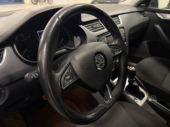 Skoda Octavia 14 of 25