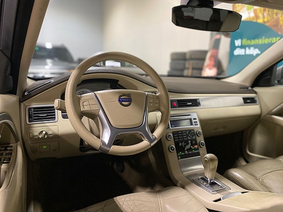 Volvo V70 15 of 21