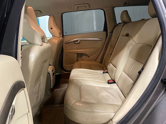 Volvo V70 10 of 21