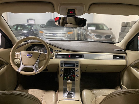 Volvo V70 16 of 21