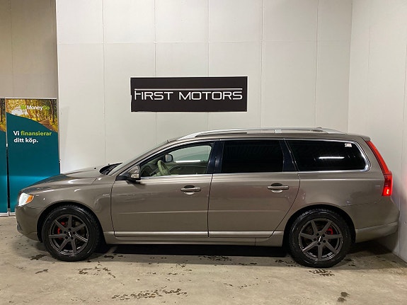 Volvo V70 3 of 5
