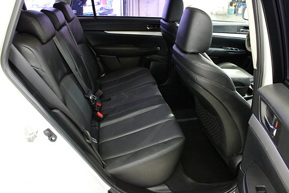 Subaru Outback 8 of 14