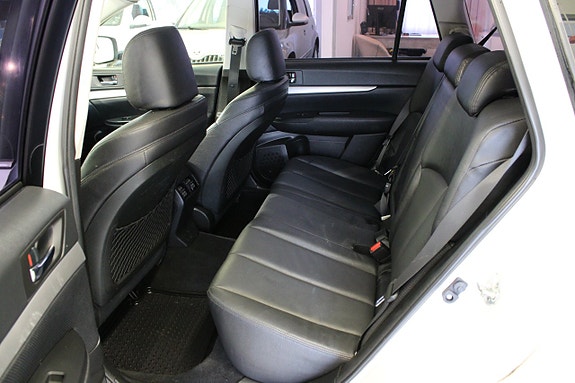 Subaru Outback 7 of 14