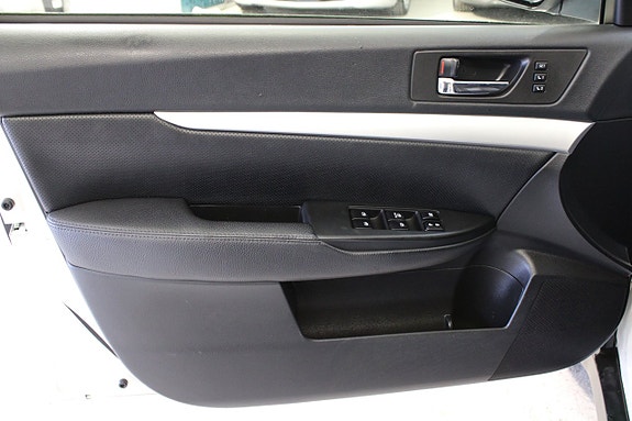 Subaru Outback 5 of 14