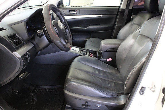 Subaru Outback 4 of 14