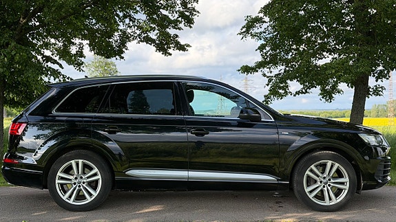 Audi Q7 3 of 5
