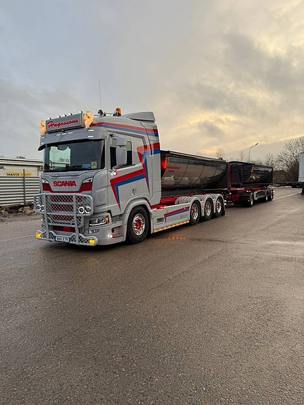 Scania R560 tridem lastväxlare komplett sprider ekipage