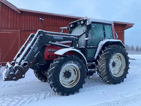 Valtra 6750 Hitech med lastare